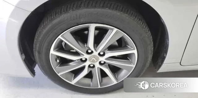 Lexus New ES300h id 3302937 из Кореи 8