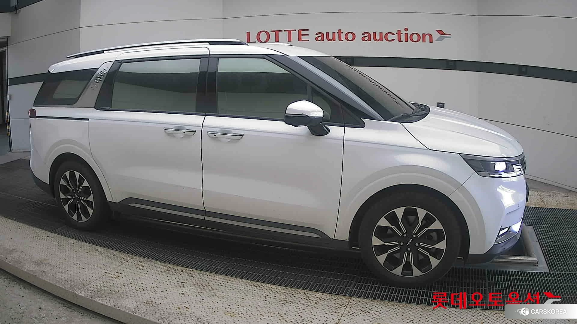 Kia Carnival id 4902416 из Кореи 8