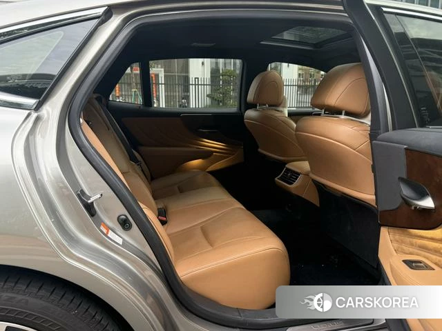 Lexus LS id 4359605 из Китая 8