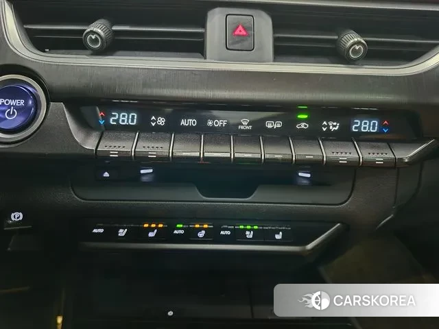 Lexus UX250h id 3561604 из Кореи 8