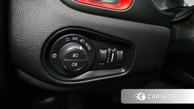 Jeep Renegade id 3917205 из Кореи 8