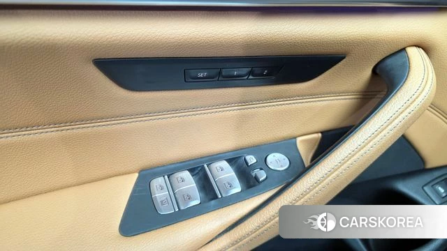 BMW 5 Series (G30) id 3833021 из Кореи 8