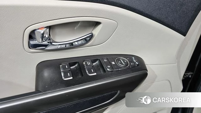Kia The New Carnival id 4285648 из Кореи 8