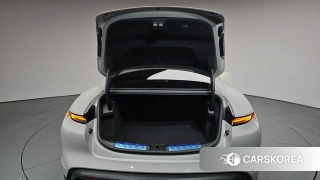 Porsche Taycan id 4201370 из Кореи 8