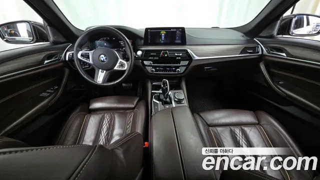 BMW 5 Series (G30) id 2699457 из Кореи 8