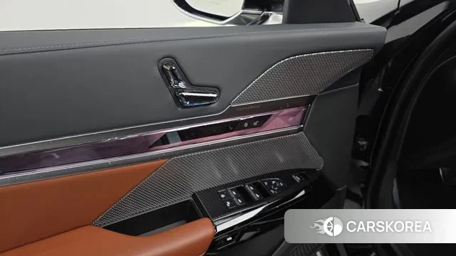 BMW 7 Series (G70) id 3725864 из Кореи 8