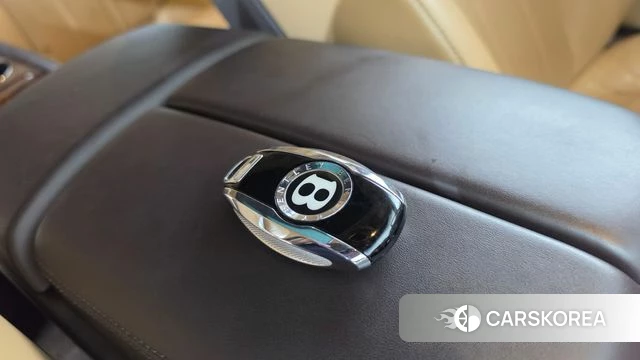 Bentley Bentayga id 4865361 из Кореи 8