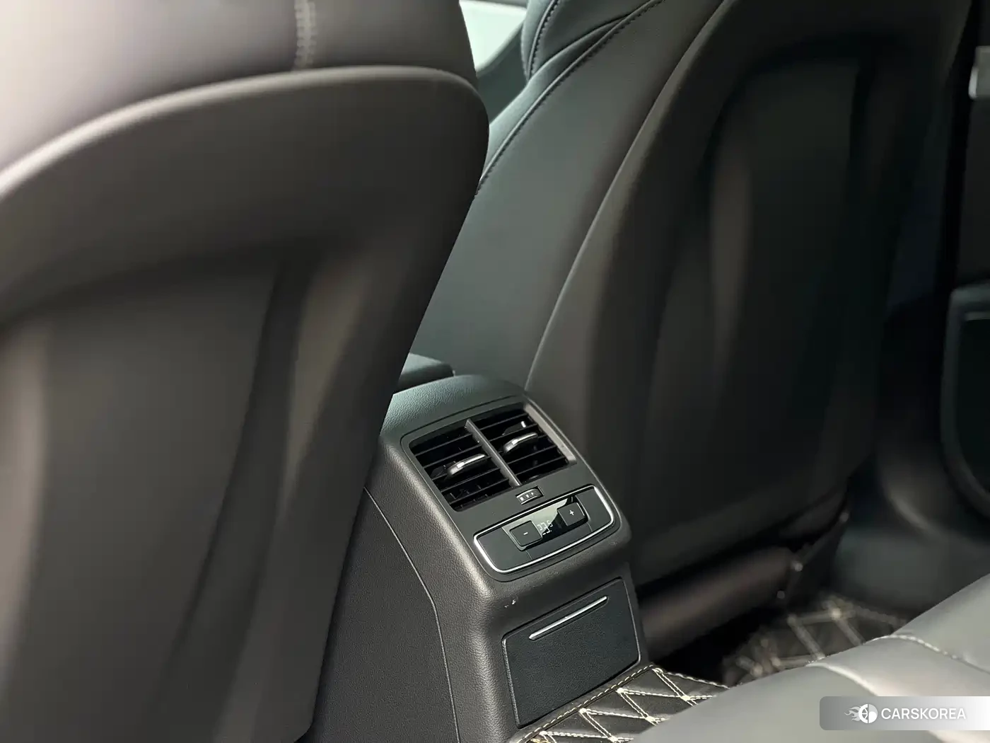 Audi A4L id 4570545 из Китая 8