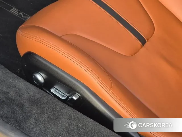 Lotus Emira id 3605686 из Кореи 8