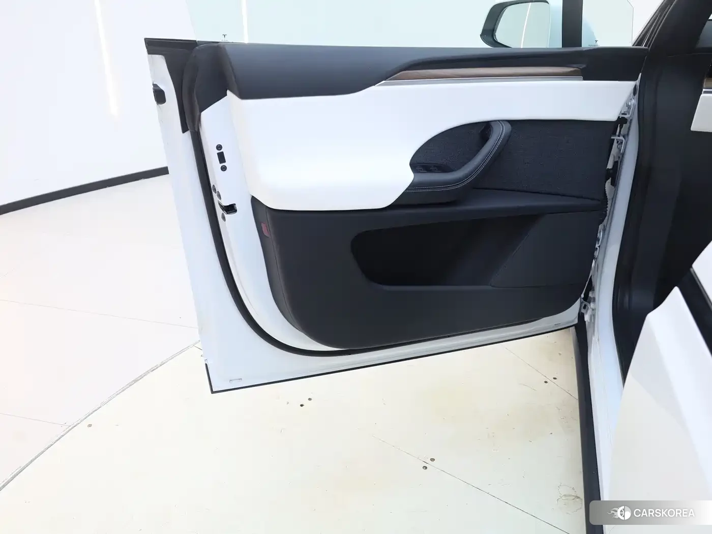 Tesla Model X id 4559844 из Китая 9