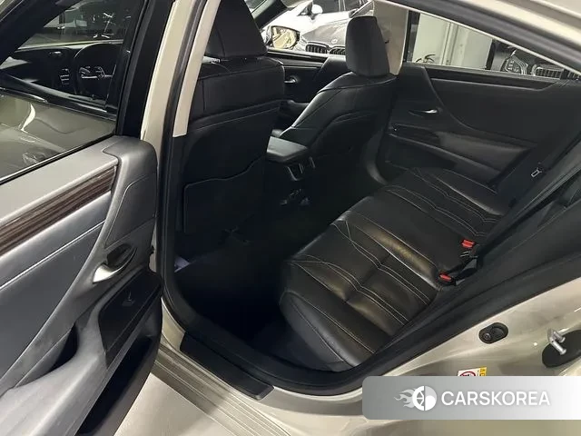 Lexus ES300h 7th generation id 3041497 из Кореи 8