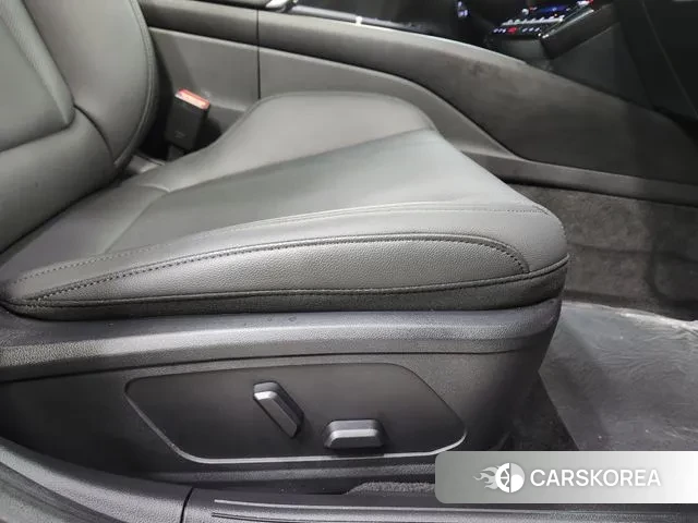 Hyundai Grandeur (GN7) id 3365331 из Кореи 8