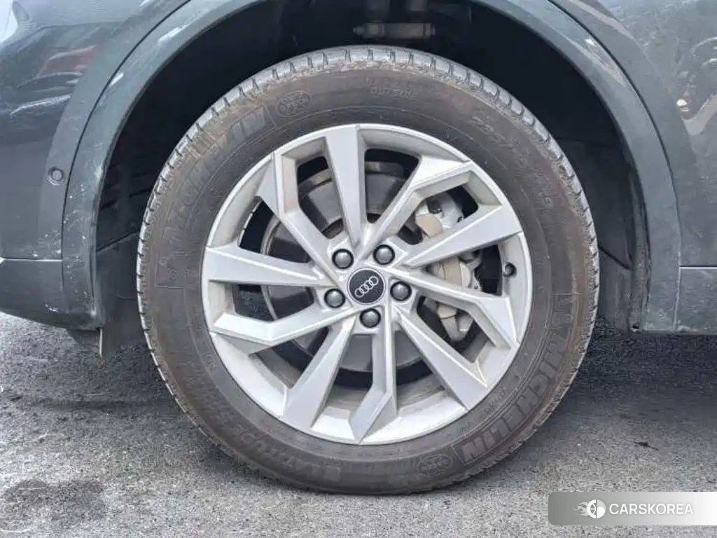 Audi Q5L id 4622447 из Китая 8
