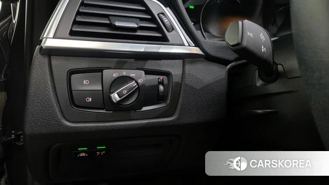 BMW 3 Series (F30) id 3796023 из Кореи 8