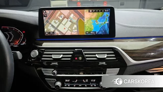 BMW 5 Series (G30) id 3282396 из Кореи 8