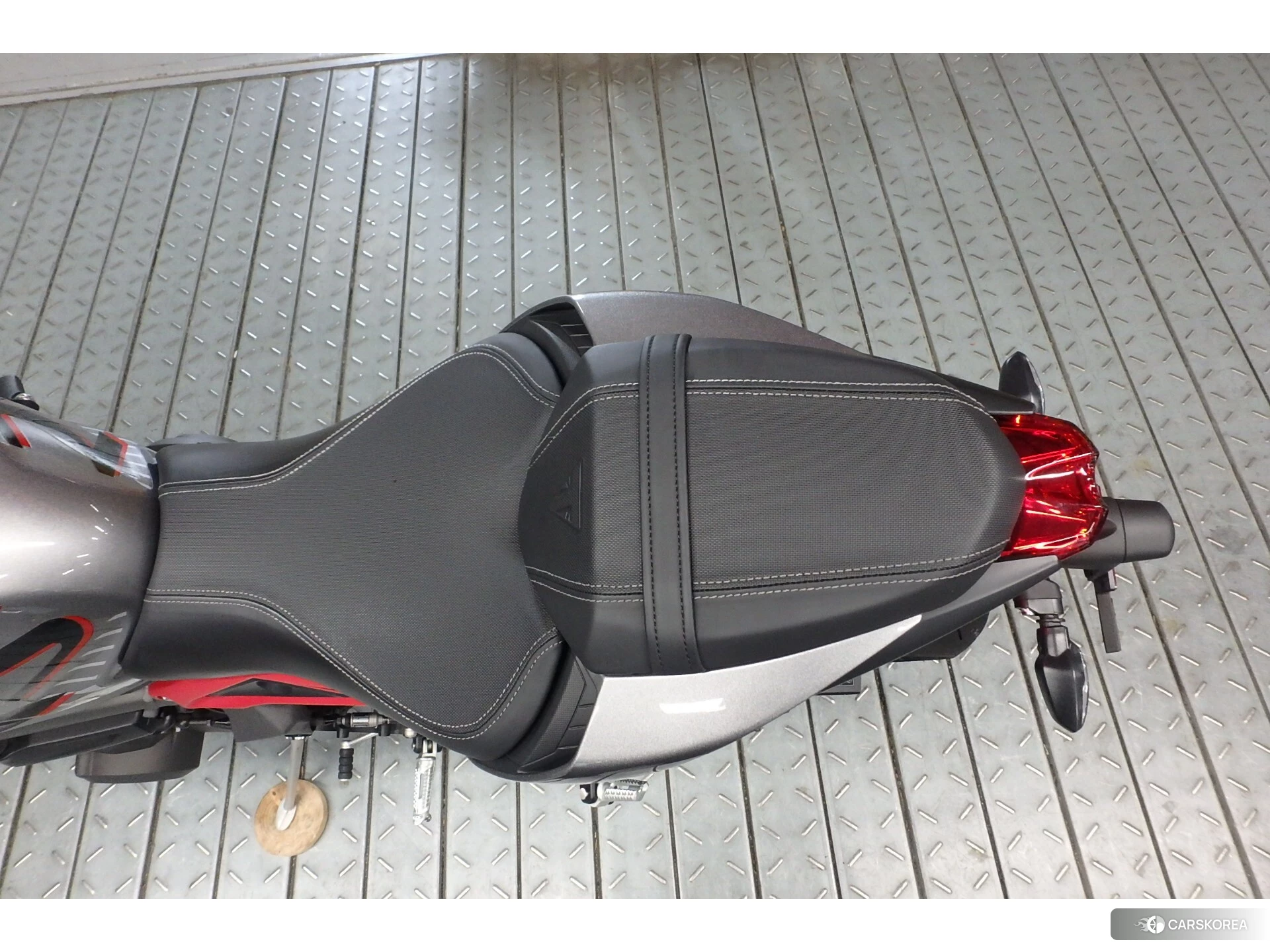 Triumph STREET TRIPLE 765 RS id 4320211 из Японии 8