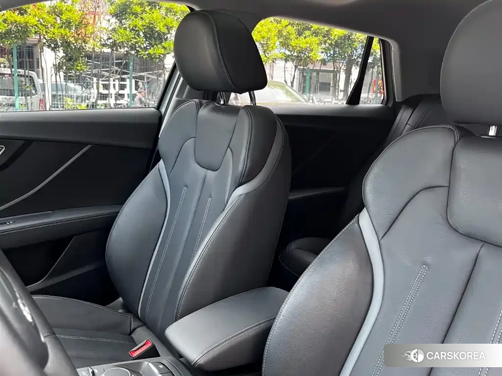 Audi Q2L id 4583623 из Китая 8