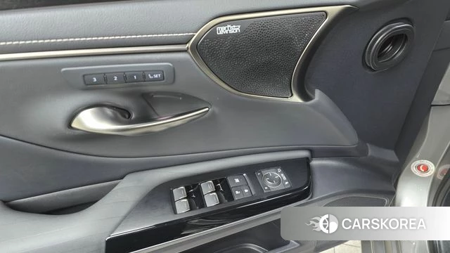 Lexus ES300h 7th generation id 3842554 из Кореи 8