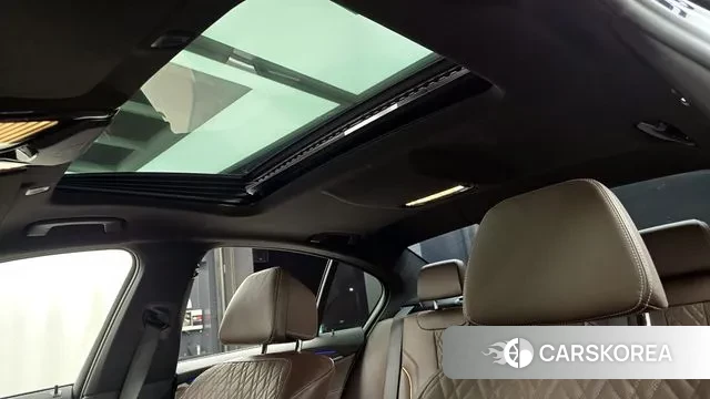 BMW 5 Series (G30) id 3350118 из Кореи 8