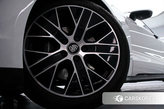 Porsche Taycan id 3896028 из Китая 8