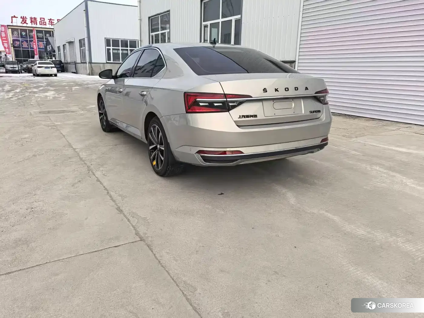 Skoda Superb id 4589325 из Китая 8