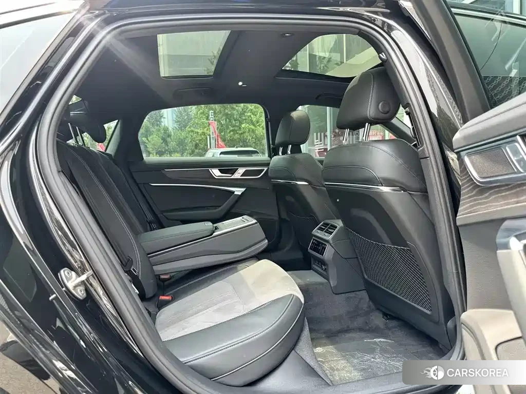 Audi A6L id 4514166 из Китая 8