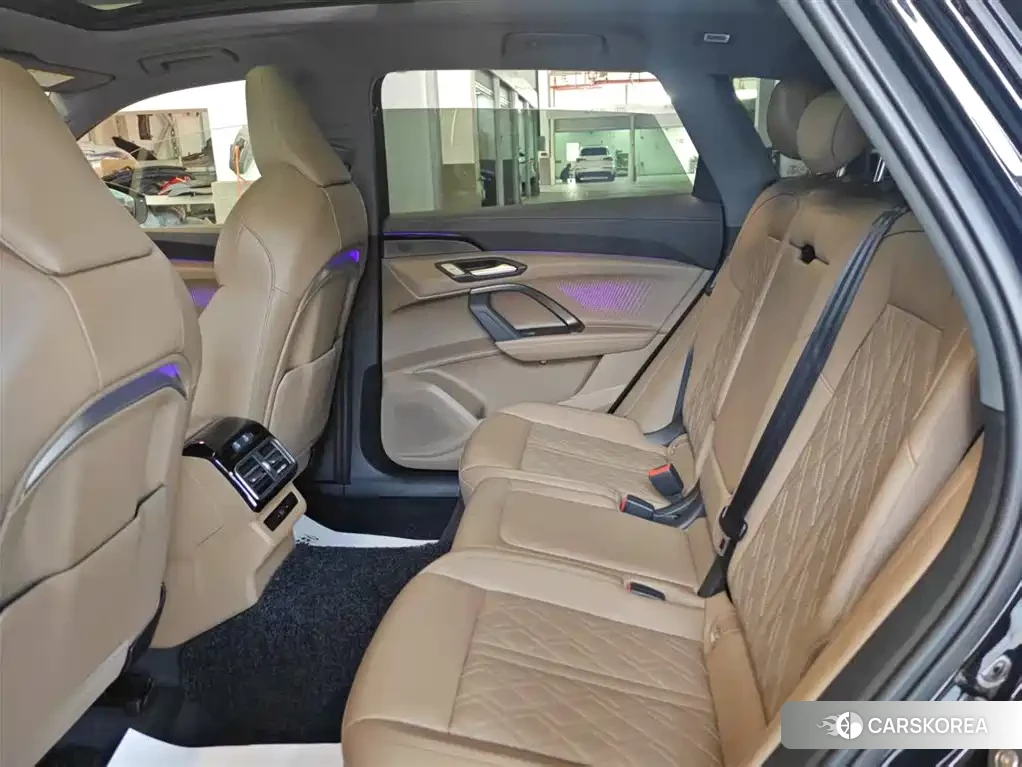 Audi Q5L id 4634759 из Китая 8