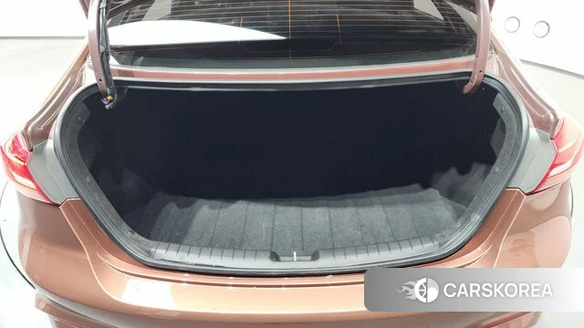 Hyundai Avante AD id 4448225 из Кореи 8
