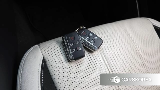Land Rover Range Rover Velar id 4633353 из Кореи 8