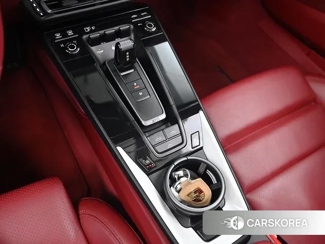 Porsche 911(992) id 3196013 из Кореи 8