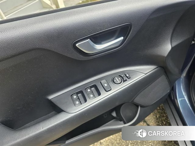 Kia Stonic id 4633037 из Кореи 8