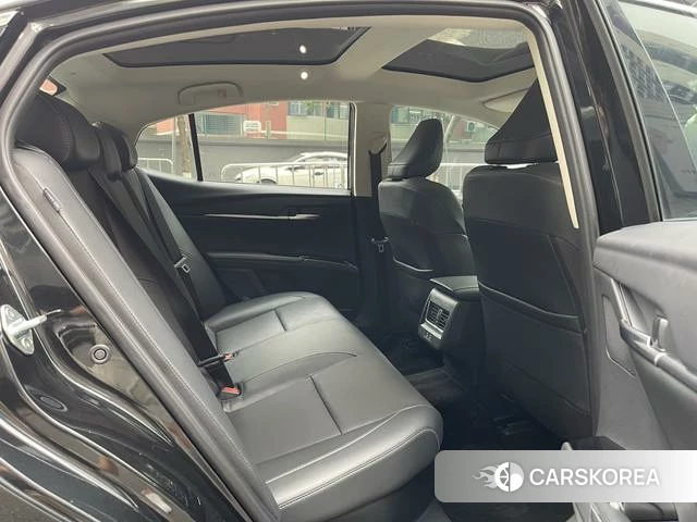 Toyota Camry id 4300951 из Китая 8