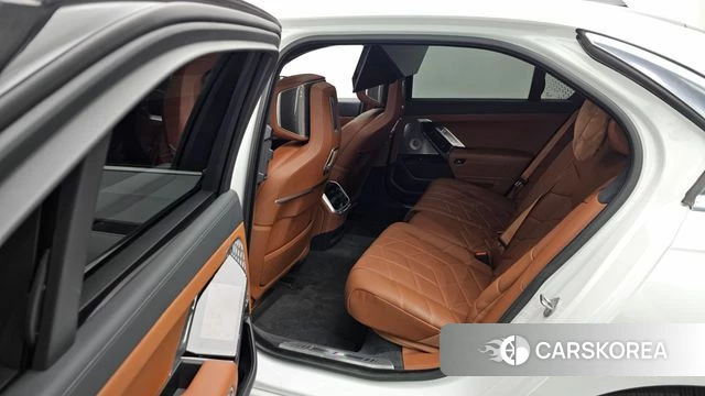 BMW 7 Series (G70) id 4248559 из Кореи 8