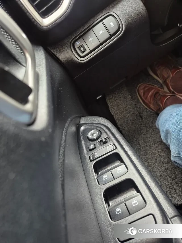 Hyundai Venue id 3621984 из Кореи 8