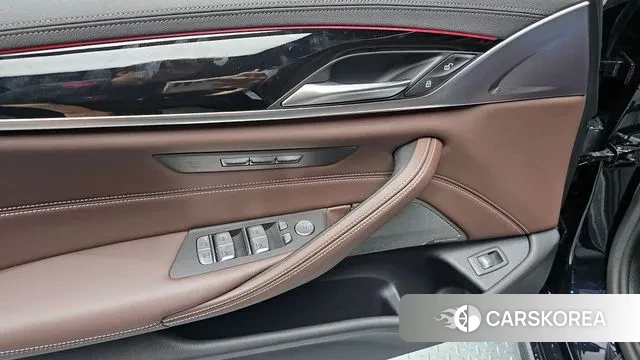 BMW 5 Series (G30) id 3365985 из Кореи 8