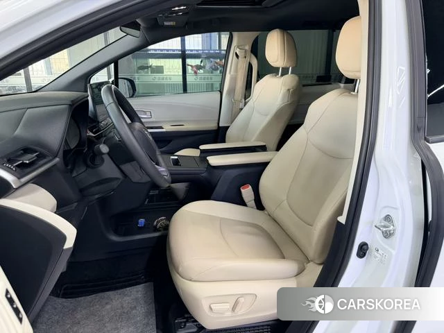 Toyota Grevia id 4301747 из Китая 8