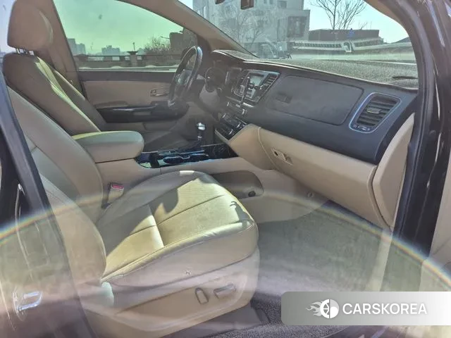 Kia The New Carnival id 3698126 из Кореи 8