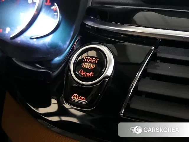 BMW 5 Series (G30) id 3325165 из Кореи 8