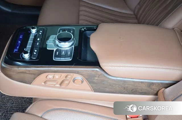 Genesis G90 id 3573447 из Кореи 8