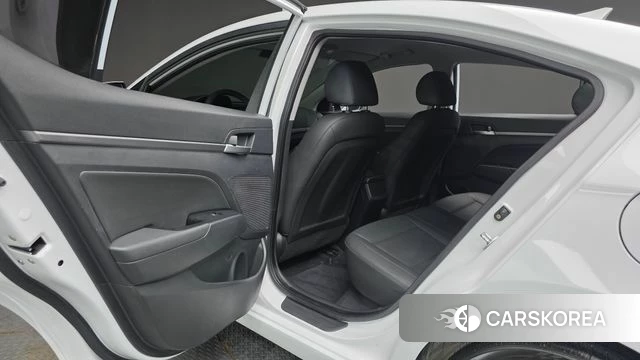 Hyundai Avante AD id 4305070 из Кореи 8
