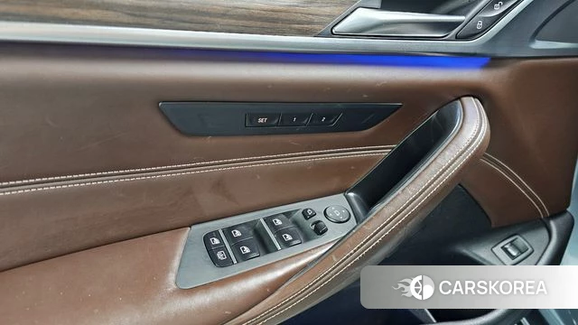 BMW 5 Series (G30) id 4531046 из Кореи 8