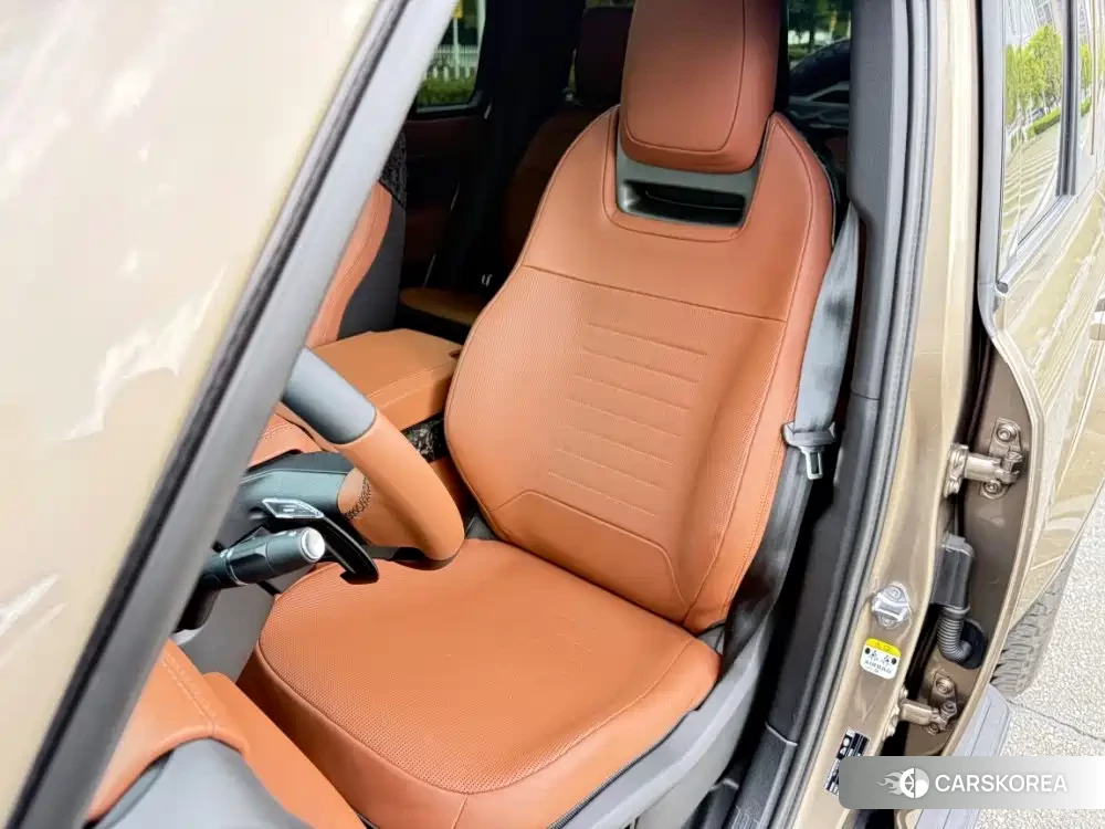 Land Rover Defender id 4548357 из Китая 8