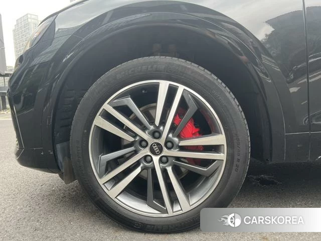 Audi Q5L id 4274497 из Китая 8