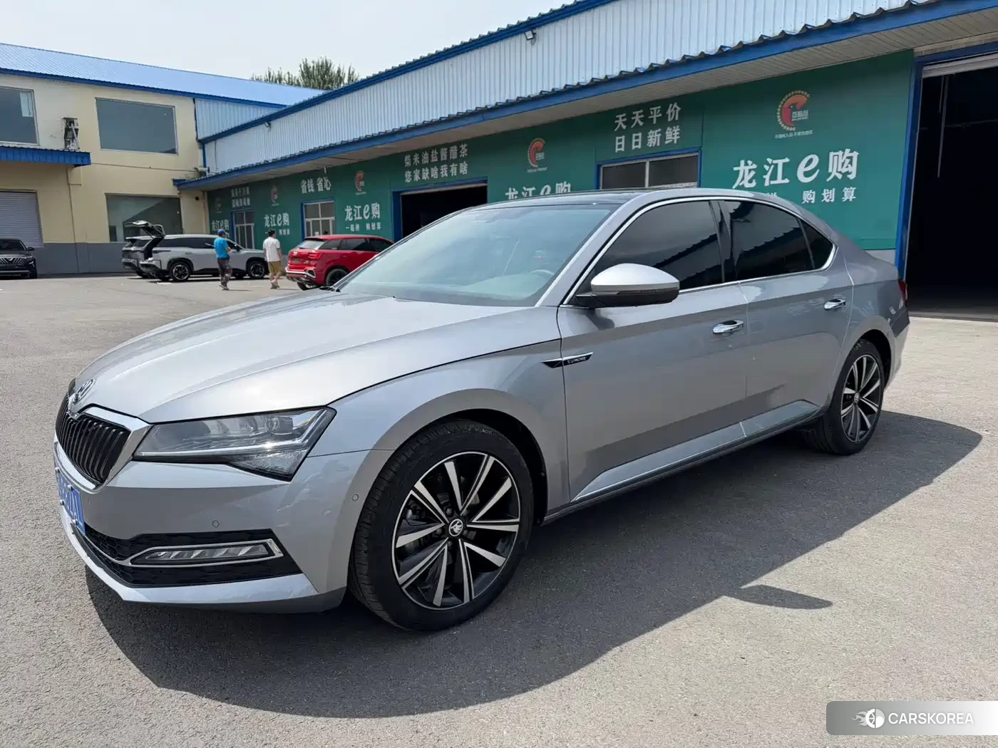 Skoda Superb id 4601762 из Китая 8