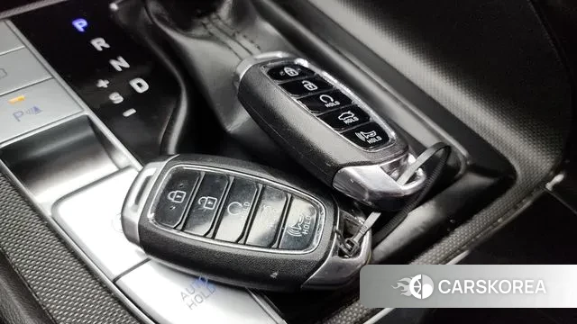 Hyundai Avante (CN7) id 3407480 из Кореи 8