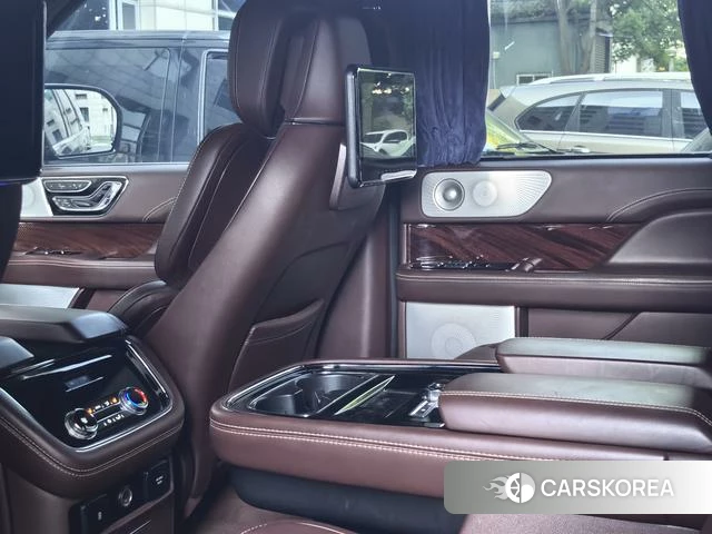 Lincoln Navigator id 4242346 из Китая 8