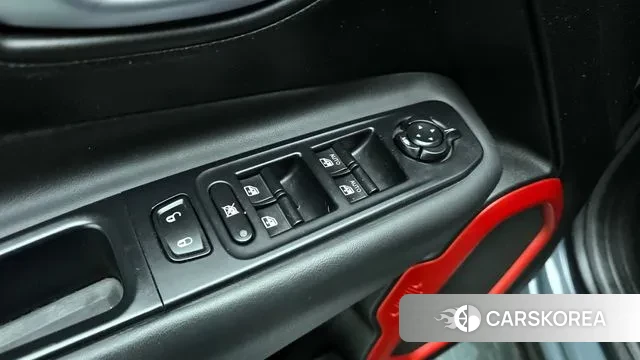 Jeep Renegade id 3703662 из Кореи 8