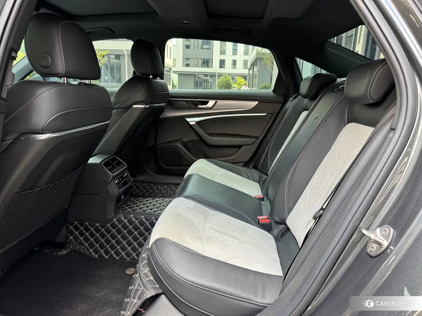 Audi A6L id 4664419 из Китая 8