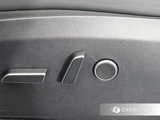 Tesla Model Y id 3864602 из Кореи 8