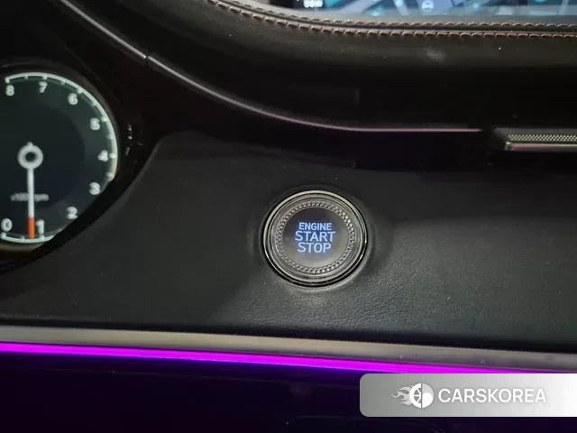 Genesis GV70 id 3488663 из Кореи 8